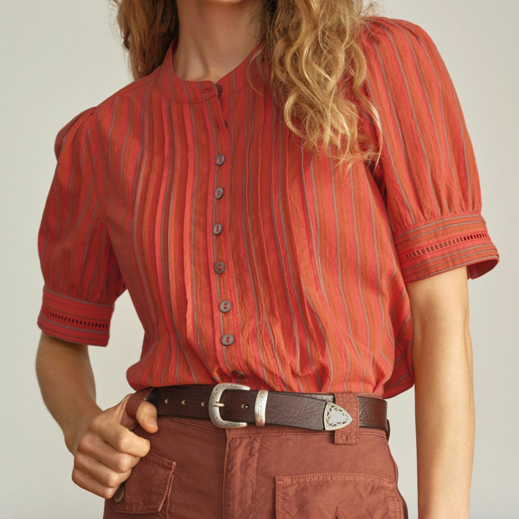 Loose fit casual shirt with a round neck in red