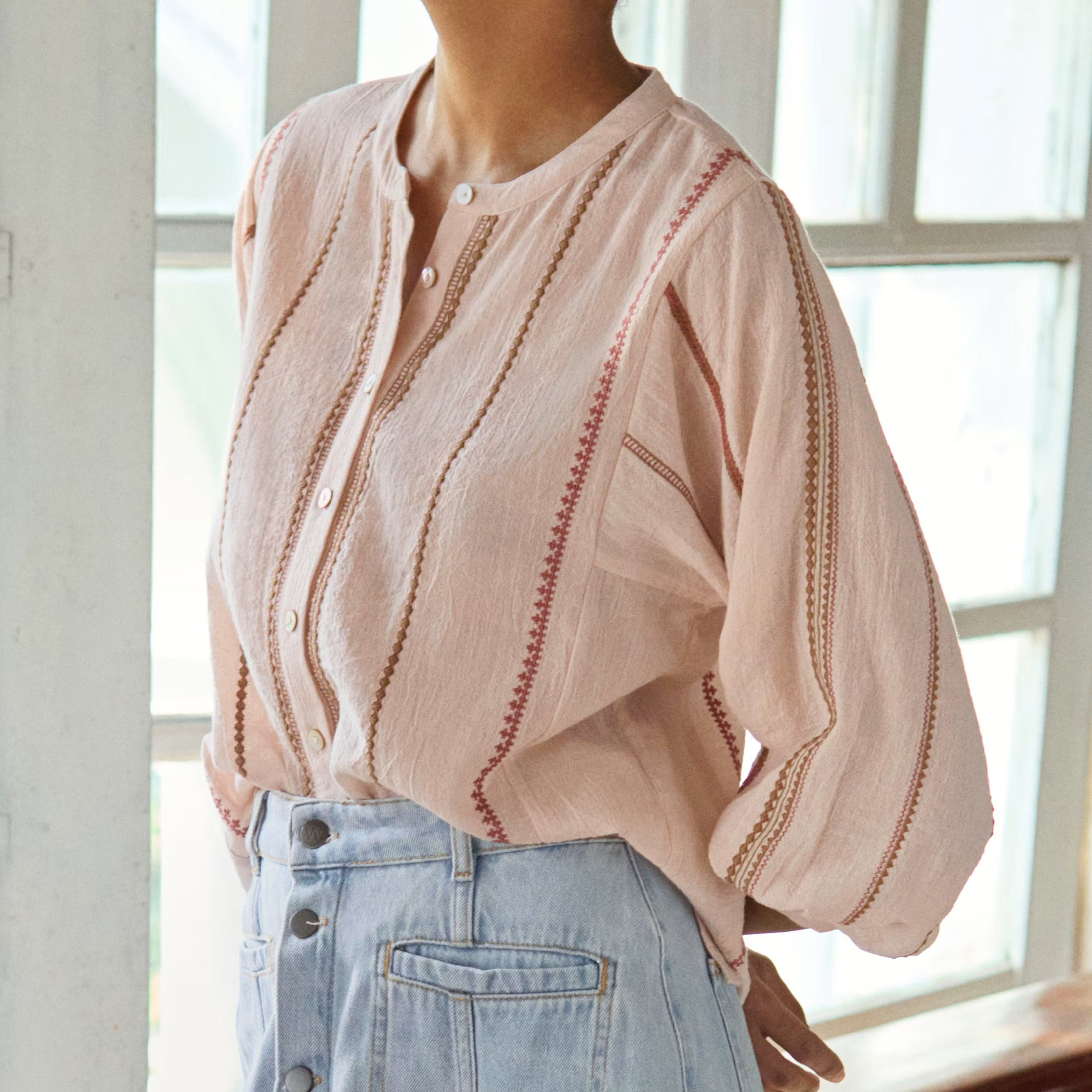 Three quarter sleeve lantern sleeve shirt